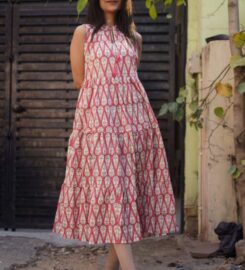 VAIRA FASHION AND CLOTHINGS